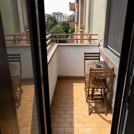 Apartamento Elegante Bilocale In De Angeli - Piazzale Siena Milán Exterior foto
