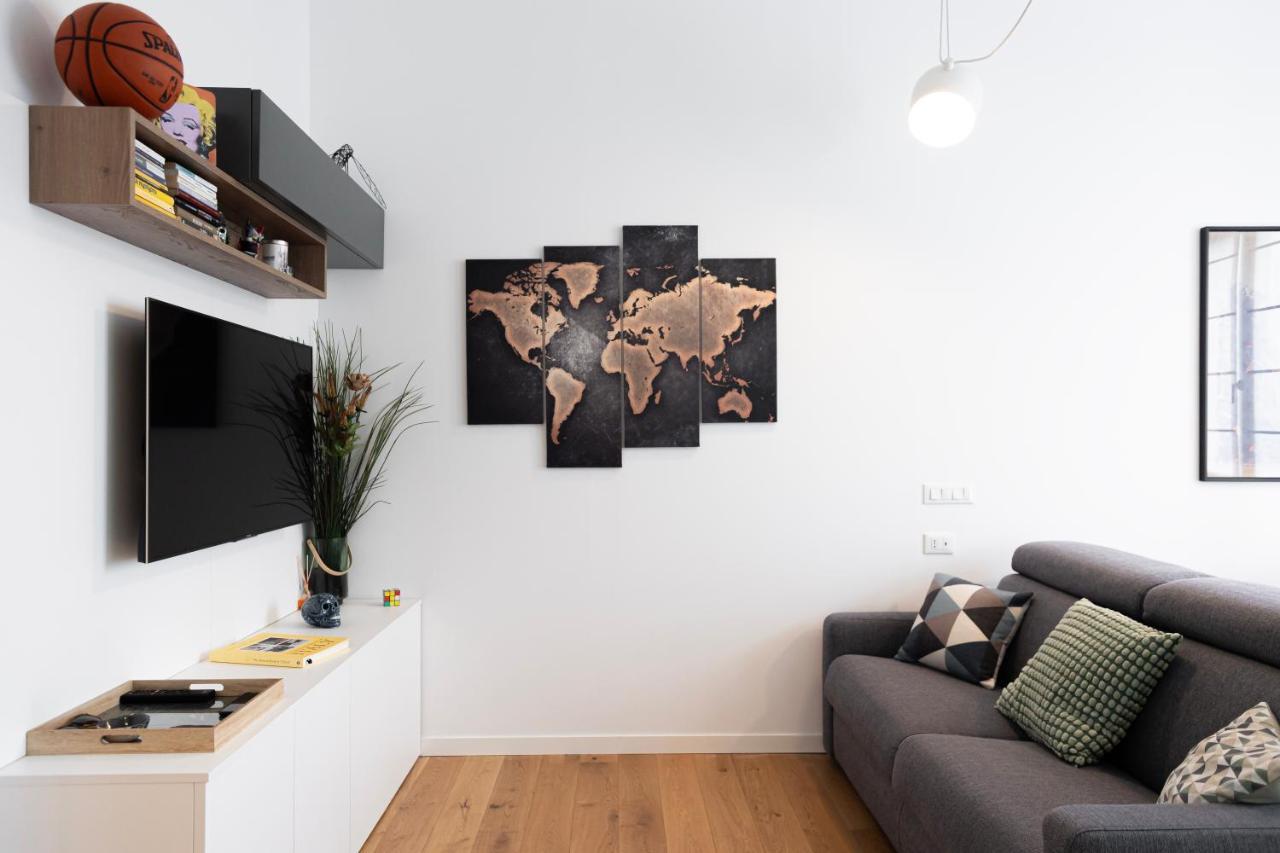 Apartamento Elegante Bilocale In De Angeli - Piazzale Siena Milán Exterior foto