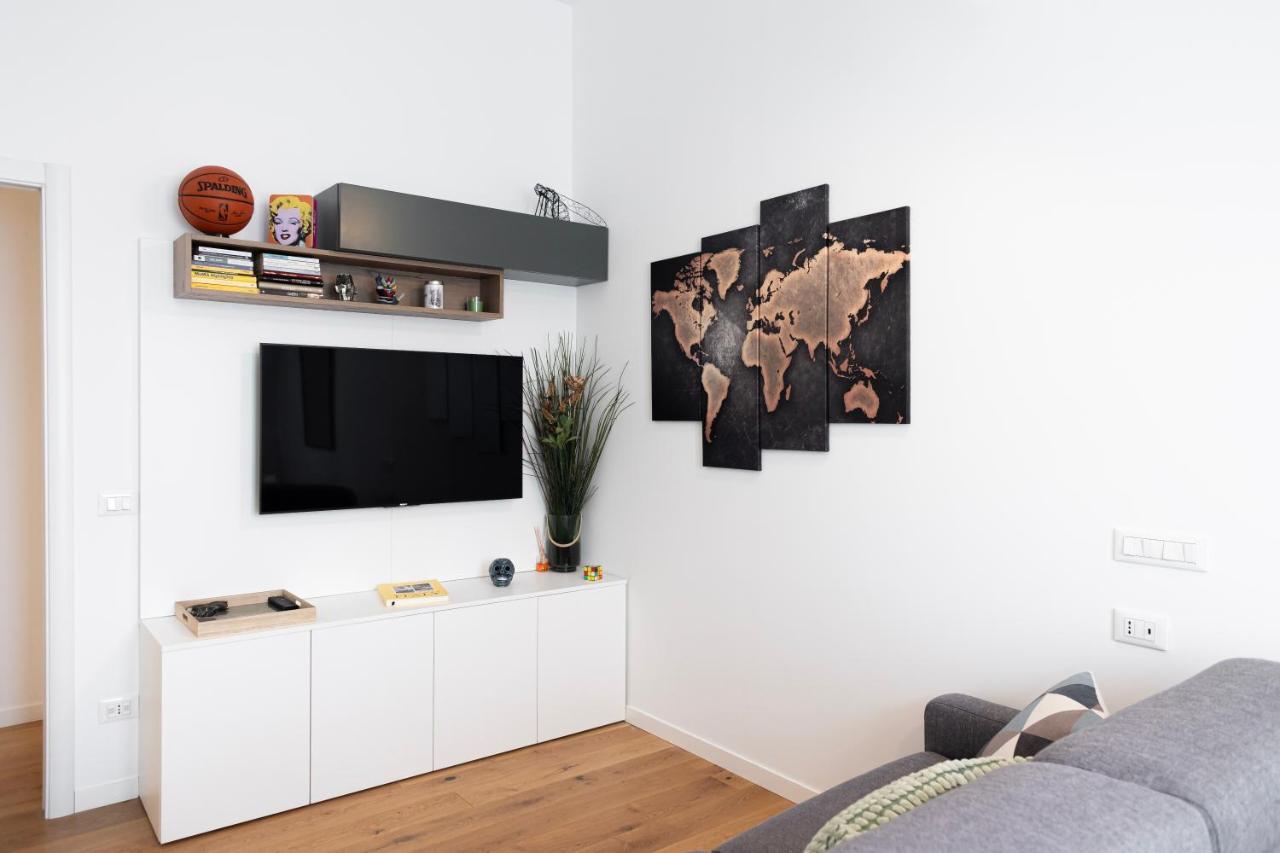 Apartamento Elegante Bilocale In De Angeli - Piazzale Siena Milán Exterior foto