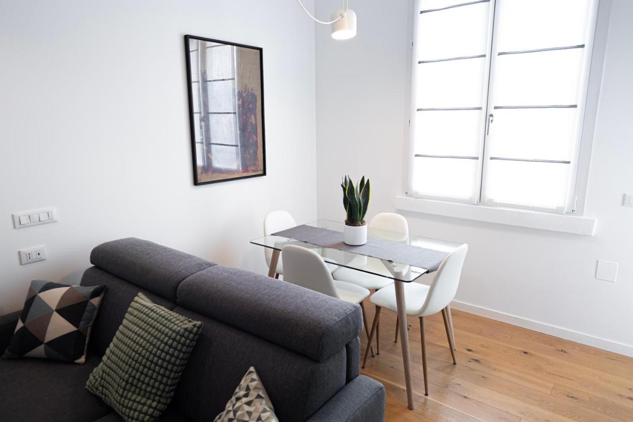 Apartamento Elegante Bilocale In De Angeli - Piazzale Siena Milán Exterior foto